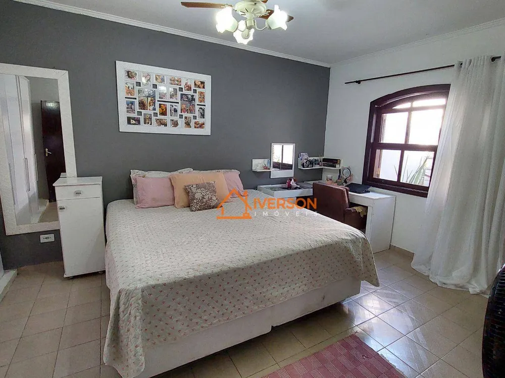 Casa, 3 quartos, 142 m² - Foto 2