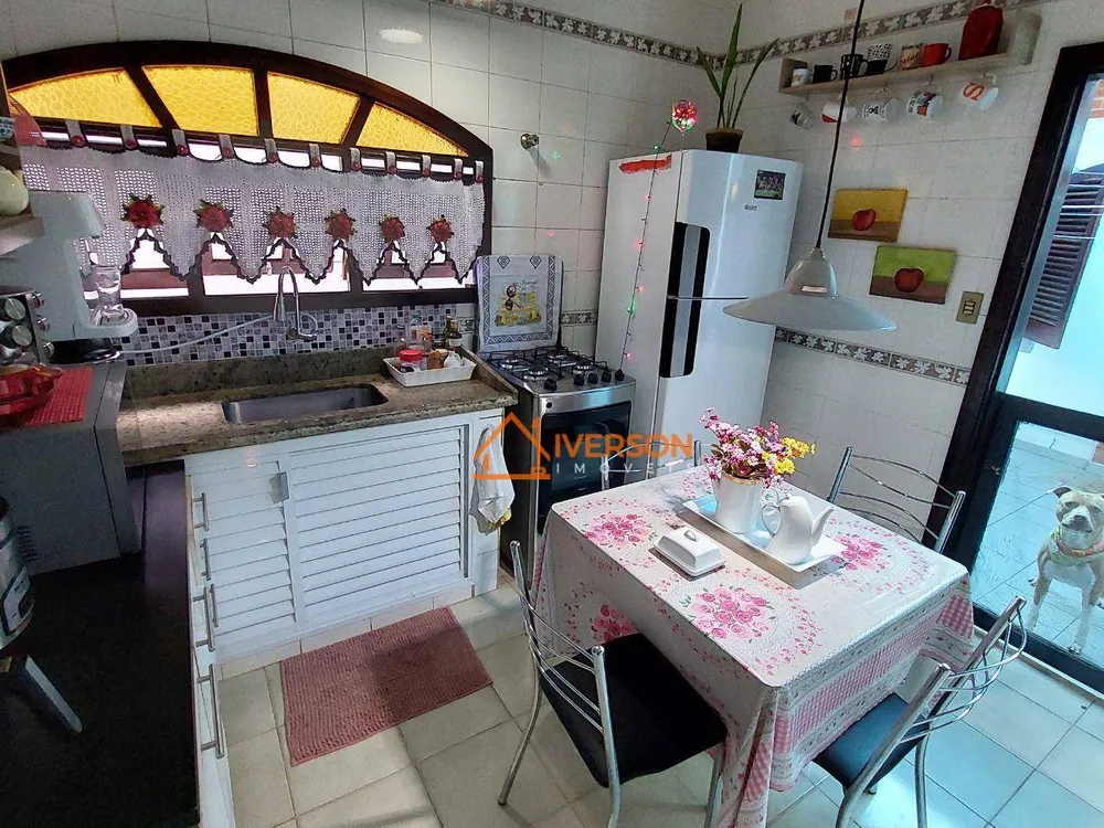 Casa, 3 quartos, 142 m² - Foto 1