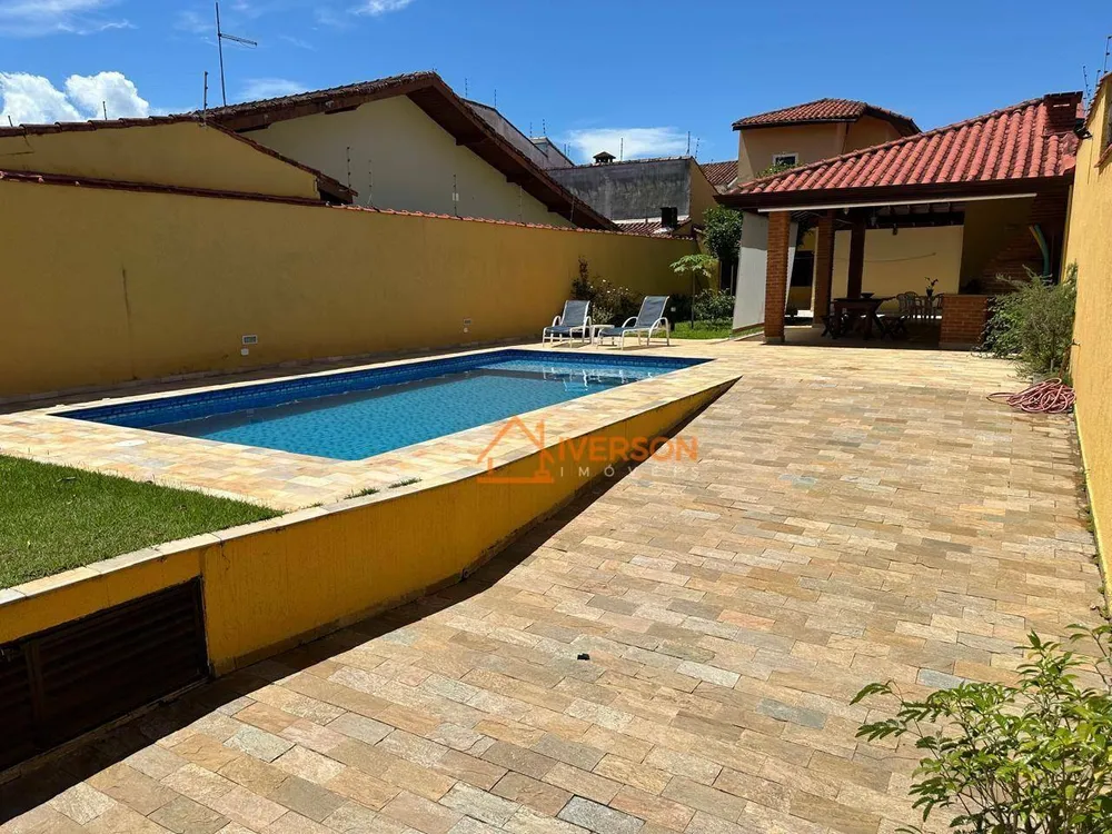 Casa, 3 quartos, 243 m² - Foto 3