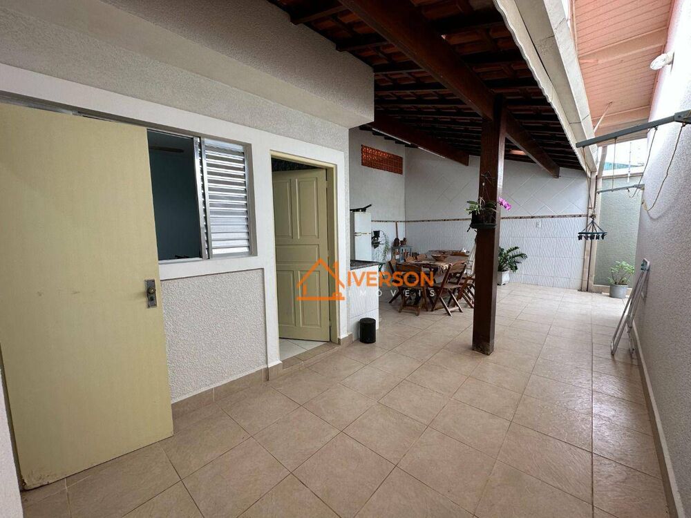 Casa à venda com 3 quartos, 160m² - Foto 10