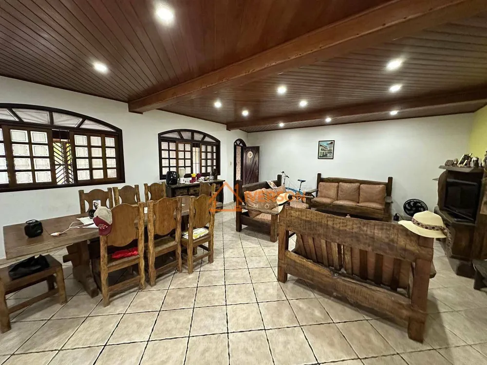 Casa, 3 quartos, 170 m² - Foto 2