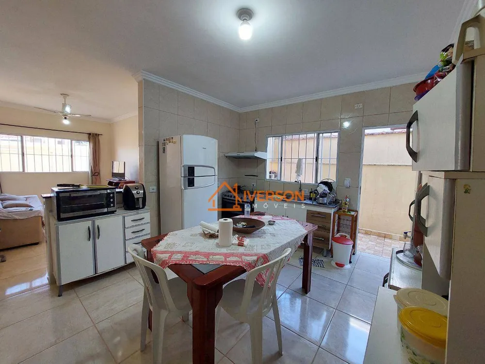 Casa, 3 quartos, 107 m² - Foto 2