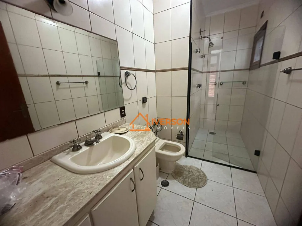 Casa, 4 quartos, 199 m² - Foto 1
