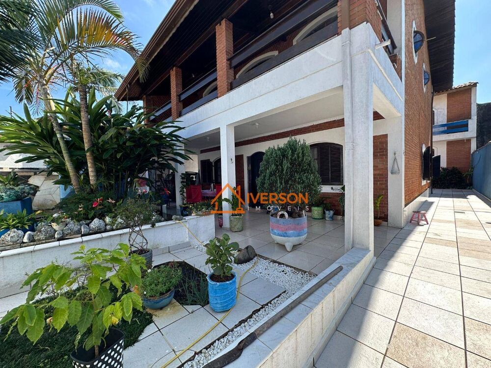 Sobrado, 4 quartos, 500 m² - Foto 1