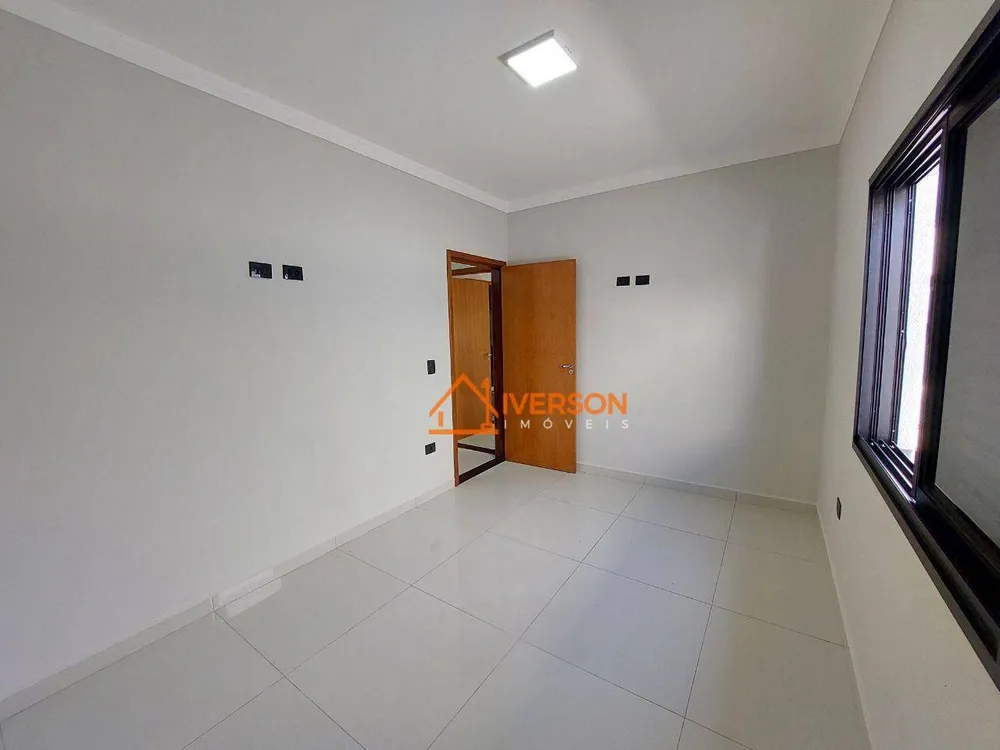 Casa, 4 quartos, 184 m² - Foto 1