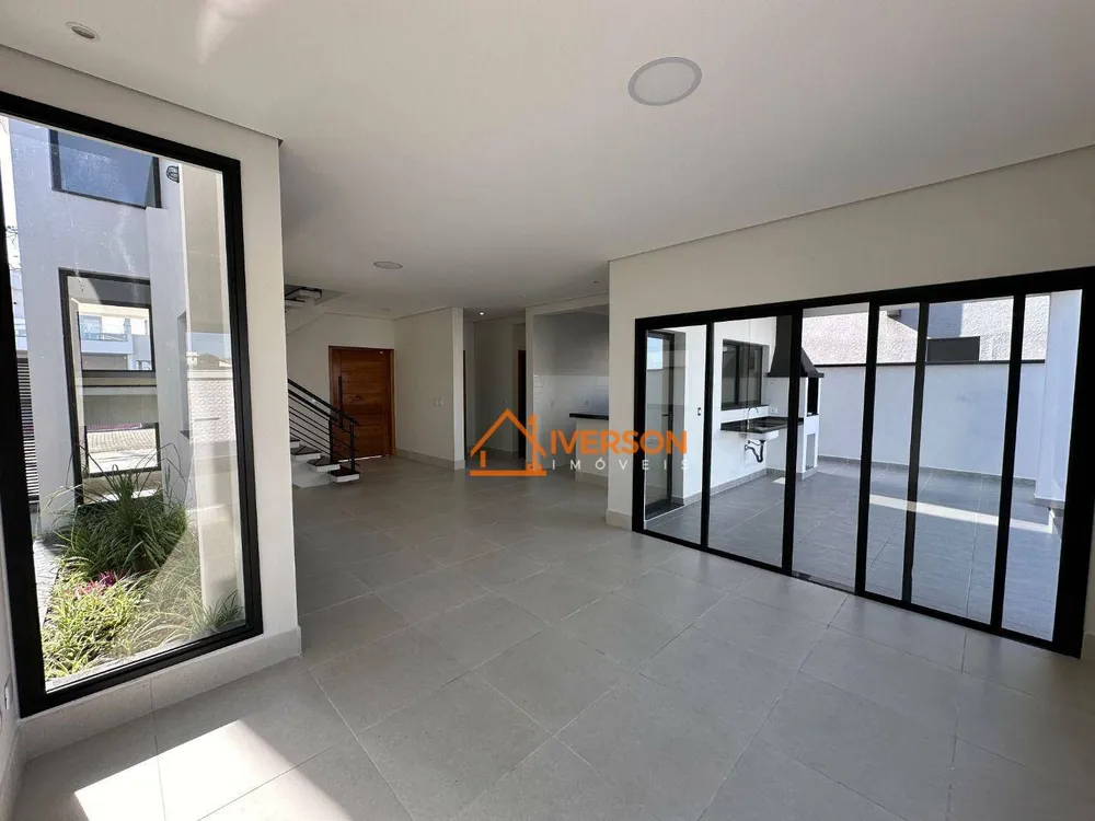 Sobrado, 4 quartos, 193 m² - Foto 1