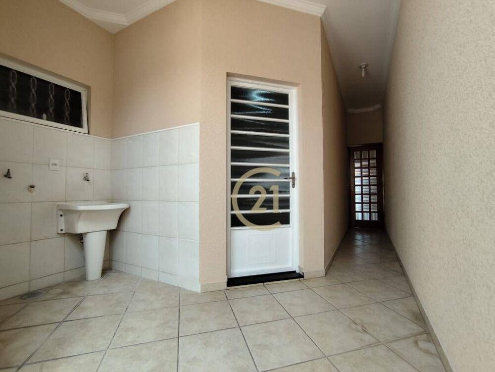 Casa para alugar com 3 quartos, 130m² - Foto 3