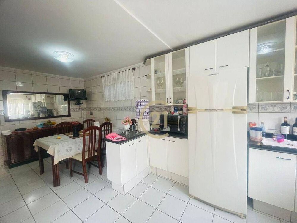 Casa, 3 quartos, 186 m² - Foto 4