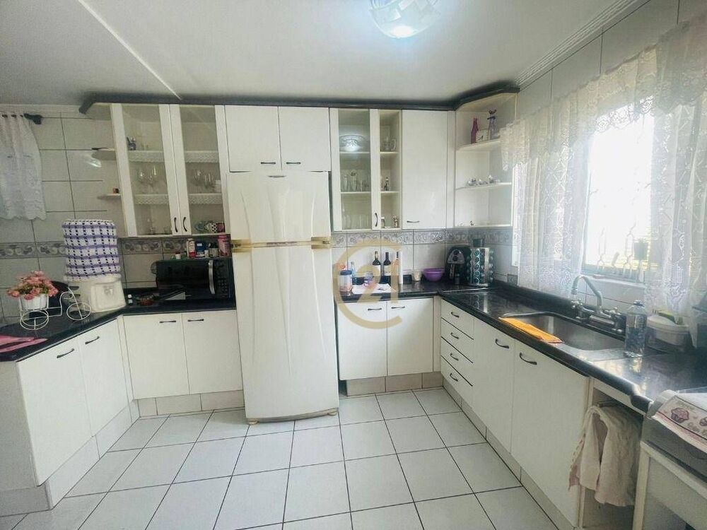 Casa, 3 quartos, 186 m² - Foto 1