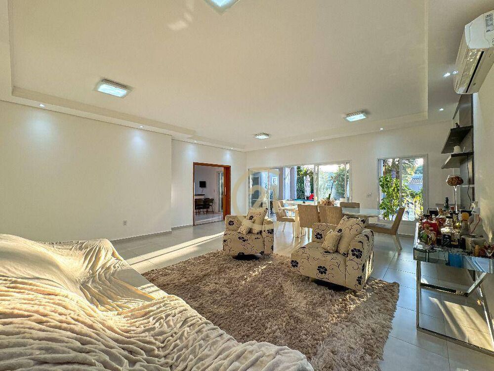 Casa de Condomínio à venda com 4 quartos, 339m² - Foto 3