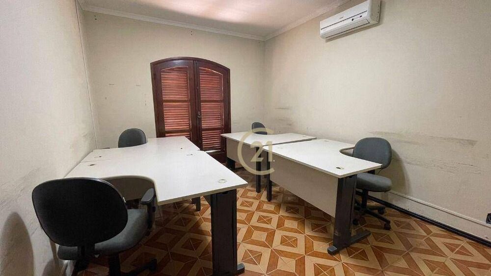 Casa à venda e aluguel com 8 quartos, 270m² - Foto 9