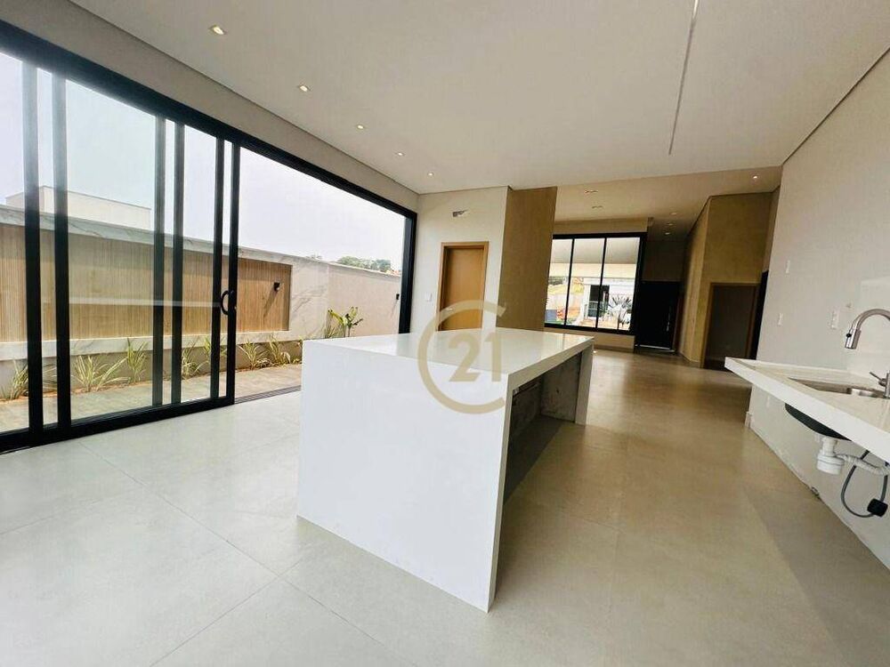 Casa de Condomínio à venda com 3 quartos, 207m² - Foto 4