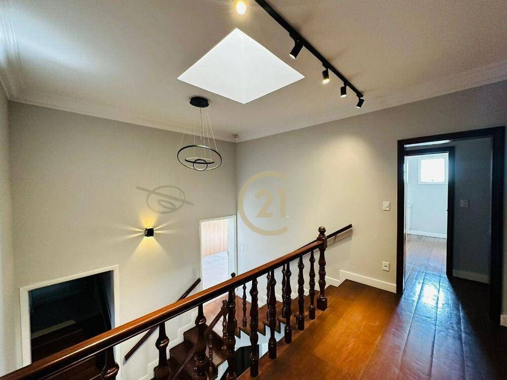 Casa à venda com 10 quartos, 722m² - Foto 3