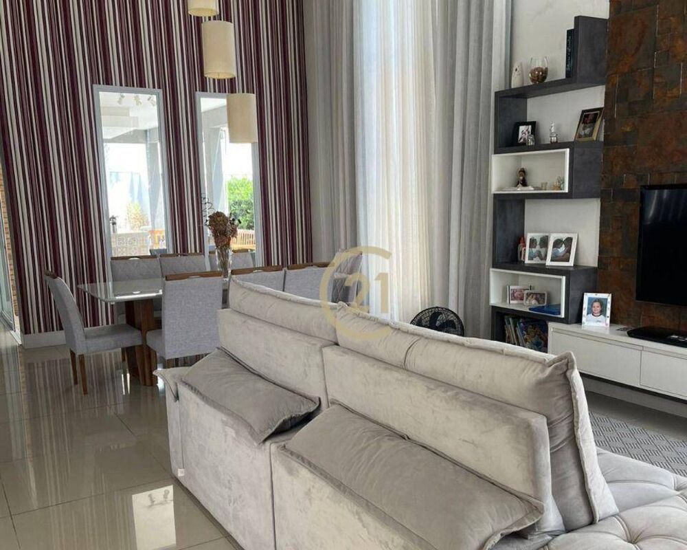 Casa de Condomínio à venda com 3 quartos, 219m² - Foto 3