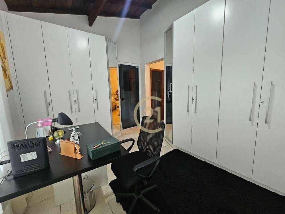 Chácara, 4 quartos, 1300 m² - Foto 2