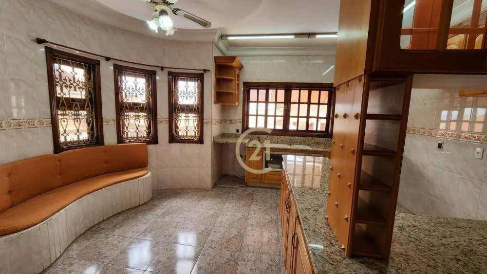 Casa de Condomínio à venda com 4 quartos, 400m² - Foto 1