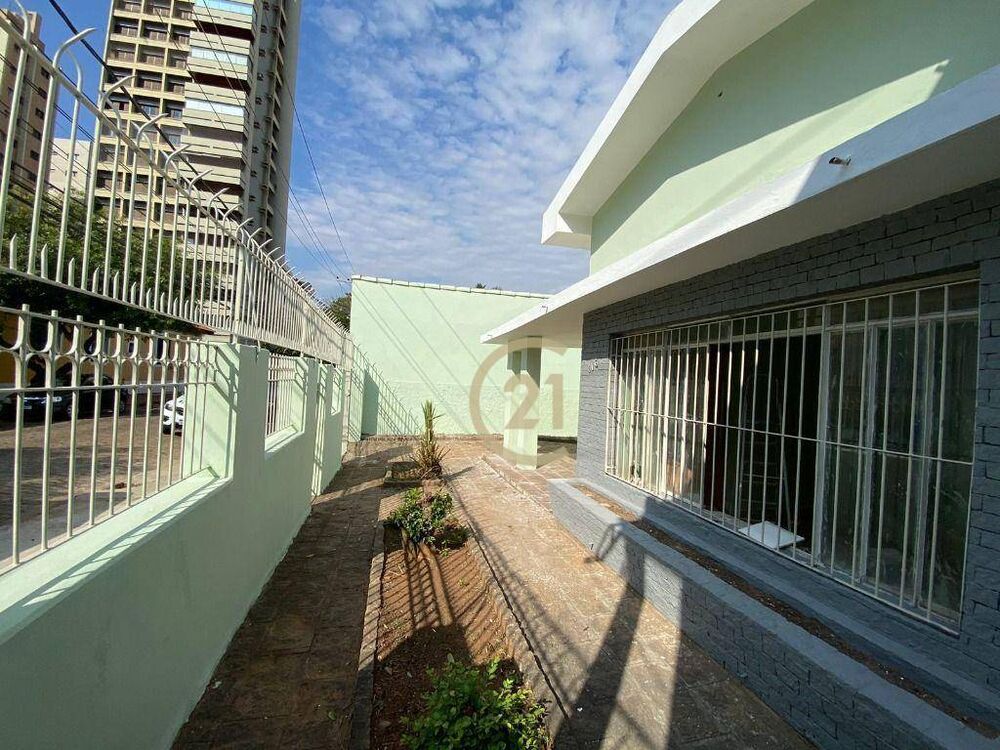 Casa para alugar com 3 quartos, 140m² - Foto 1