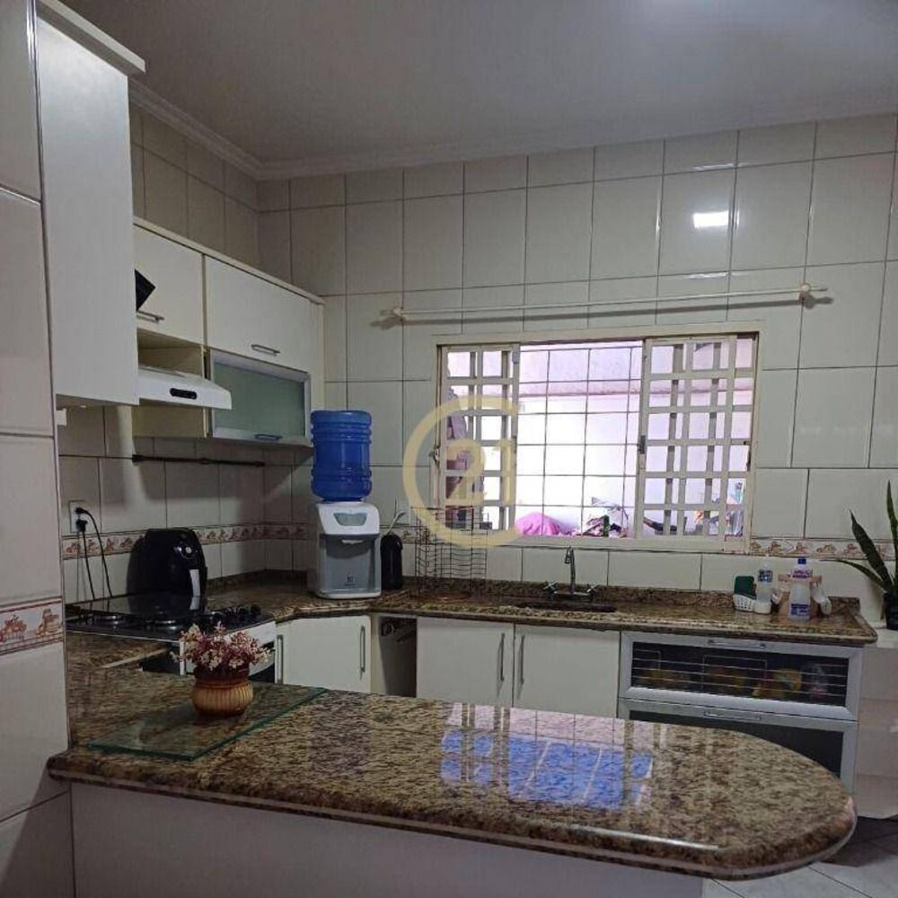 Casa à venda com 3 quartos, 150m² - Foto 3
