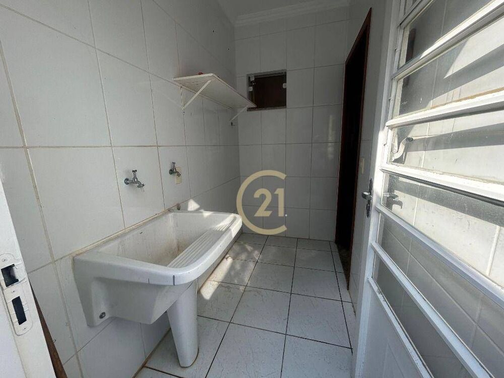 Casa de Condomínio à venda e aluguel com 6 quartos, 290m² - Foto 8