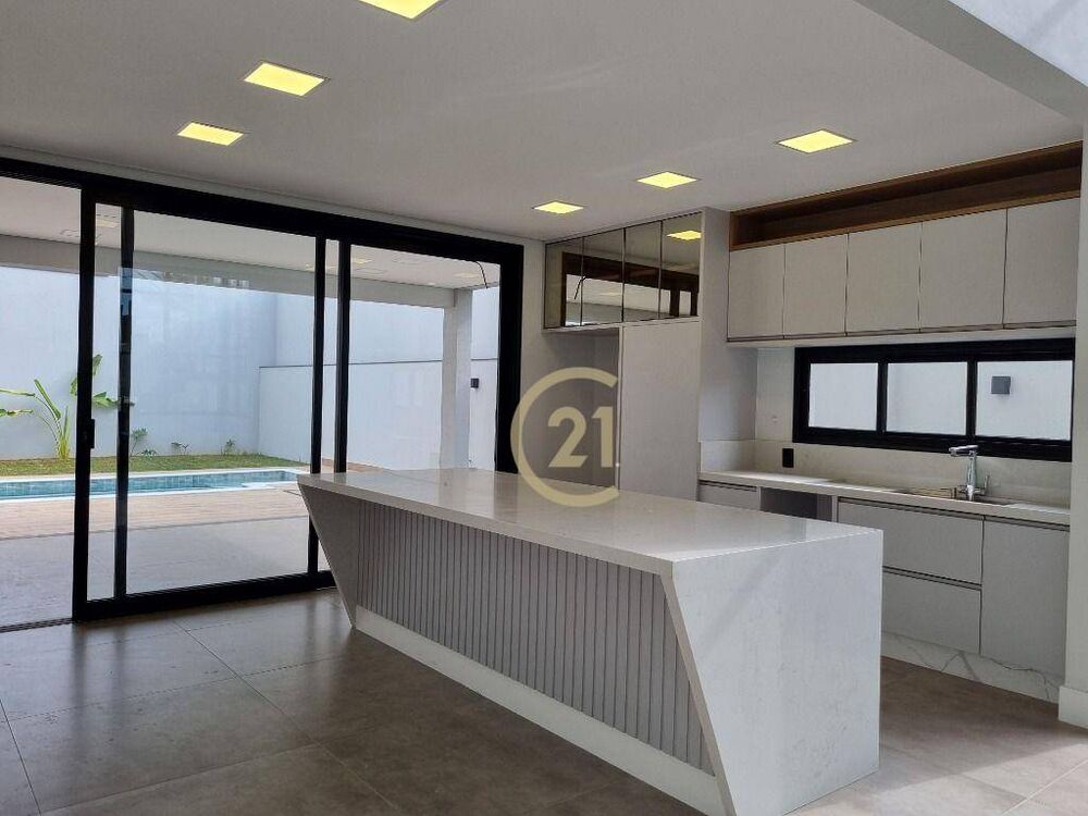 Sobrado à venda com 4 quartos, 271m² - Foto 2