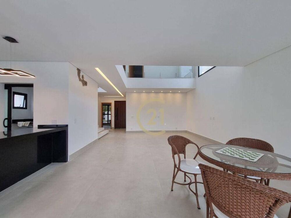 Casa de Condomínio à venda e aluguel com 3 quartos, 293m² - Foto 1