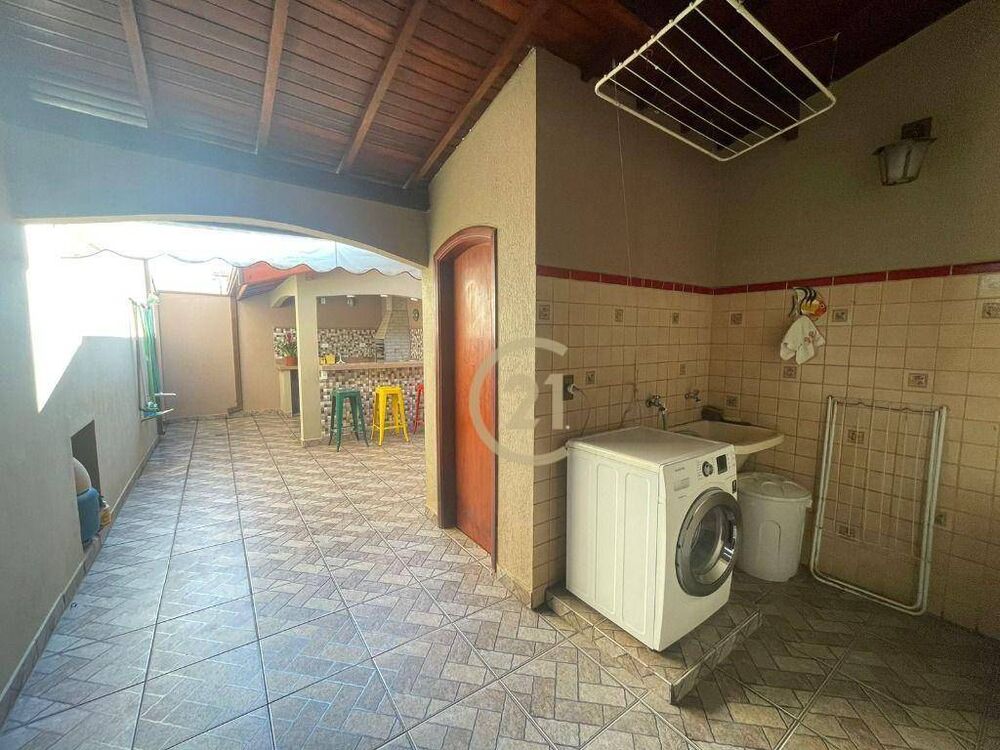 Casa à venda com 3 quartos, 200m² - Foto 12