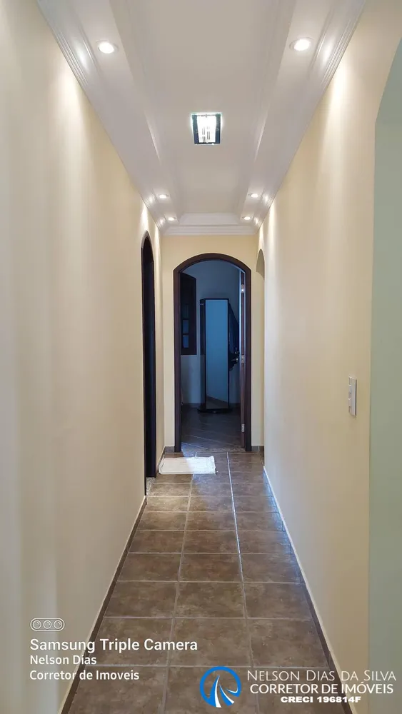 Casa, 4 quartos, 240 m² - Foto 1