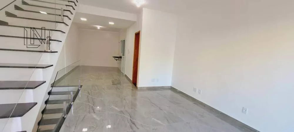 Sobrado à venda com 3 quartos, 158m² - Foto 1