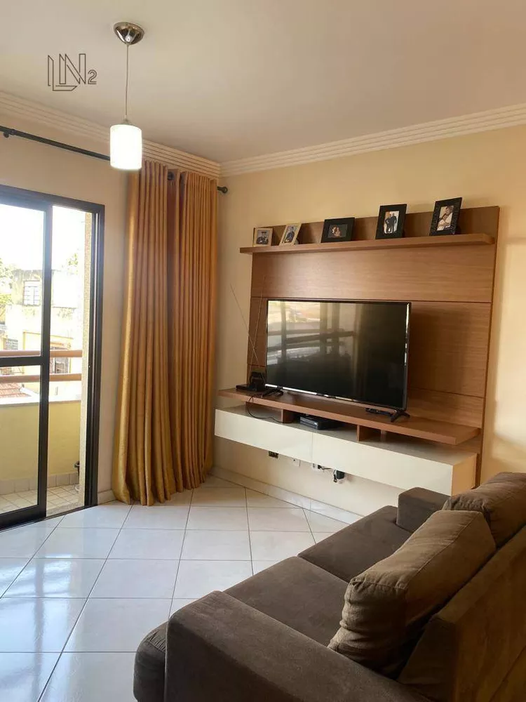 Apartamento à venda com 3 quartos, 96m² - Foto 2