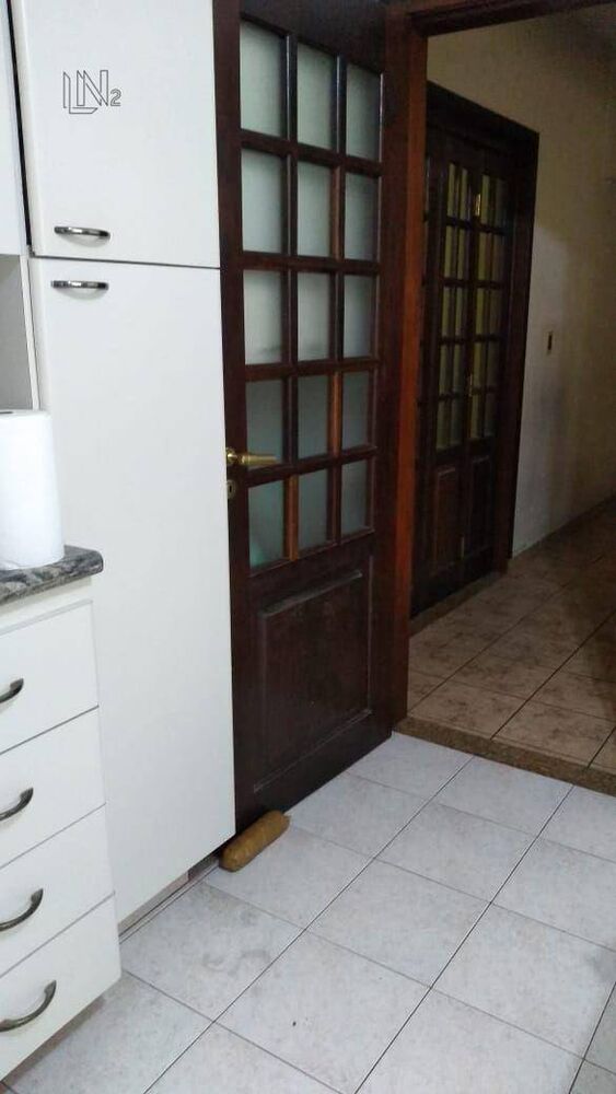 Sobrado, 3 quartos, 303 m² - Foto 2