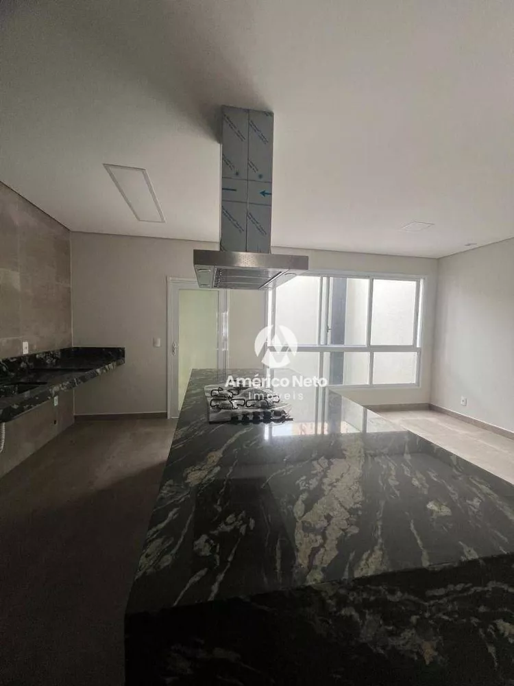 Sobrado, 3 quartos, 300 m² - Foto 1
