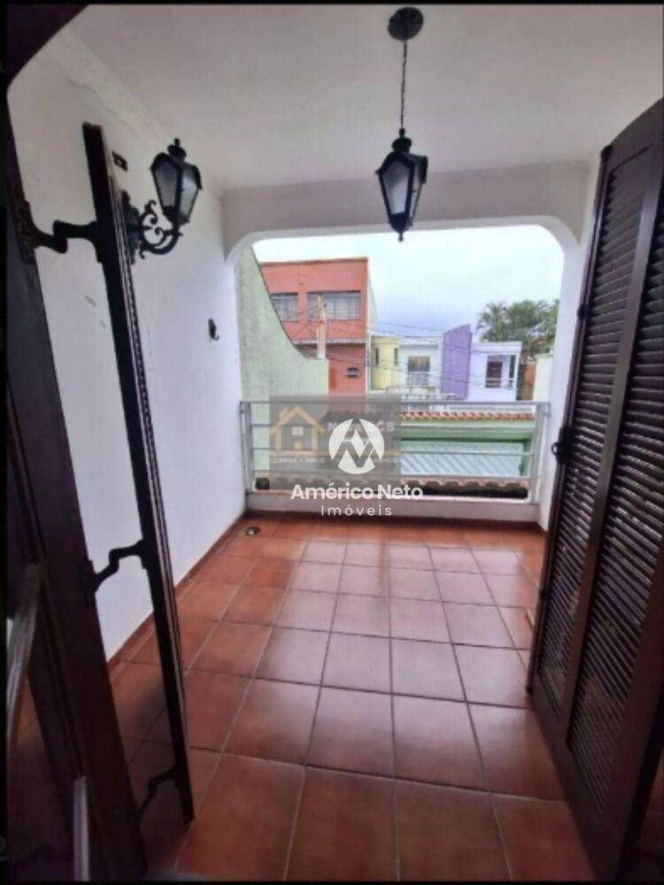 Sobrado, 3 quartos, 243 m² - Foto 2