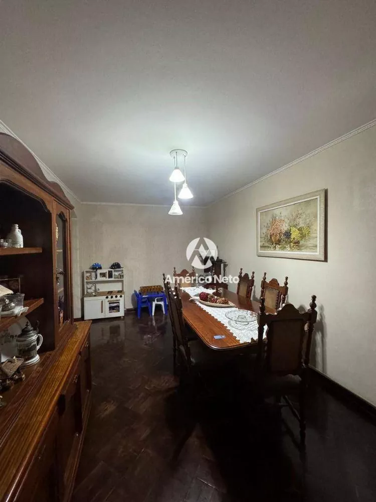 Sobrado, 3 quartos, 220 m² - Foto 1