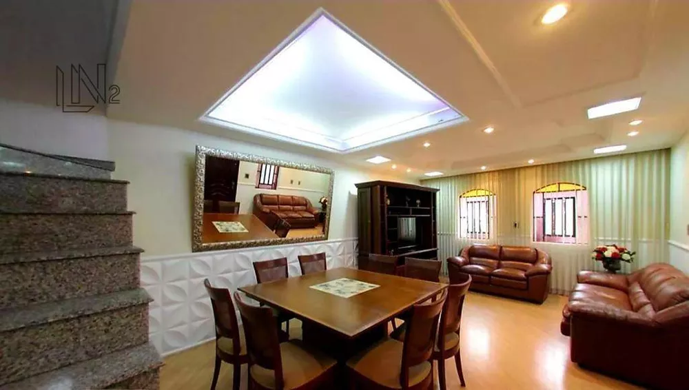 Sobrado, 2 quartos, 238 m² - Foto 1