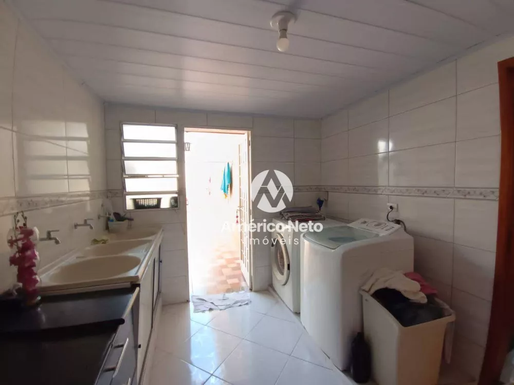 Casa à venda com 4 quartos, 240m² - Foto 20