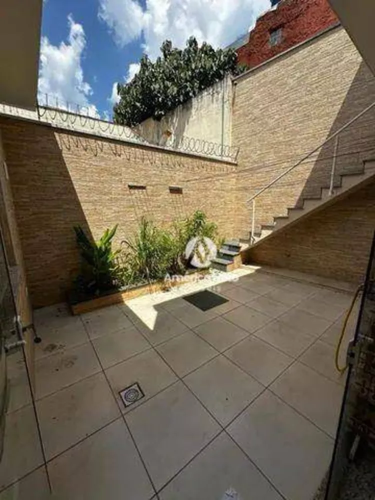 Casa, 3 quartos, 244 m² - Foto 1