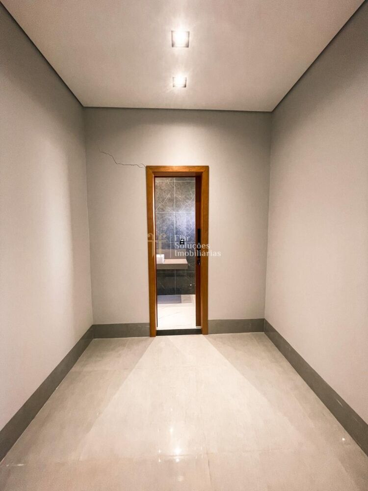 Casa de Condomínio à venda com 3 quartos, 218m² - Foto 2