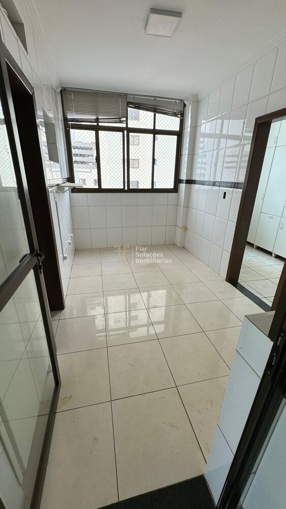 Apartamento à venda com 3 quartos, 144m² - Foto 5