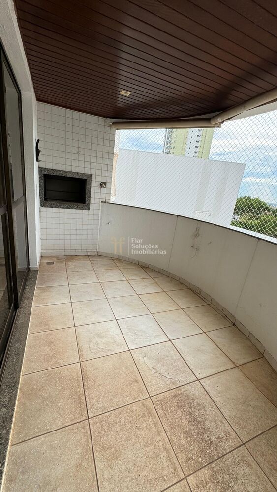 Apartamento à venda com 3 quartos, 144m² - Foto 1