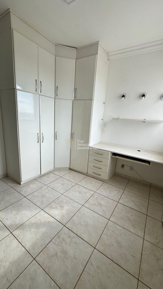 Apartamento à venda com 3 quartos, 144m² - Foto 2