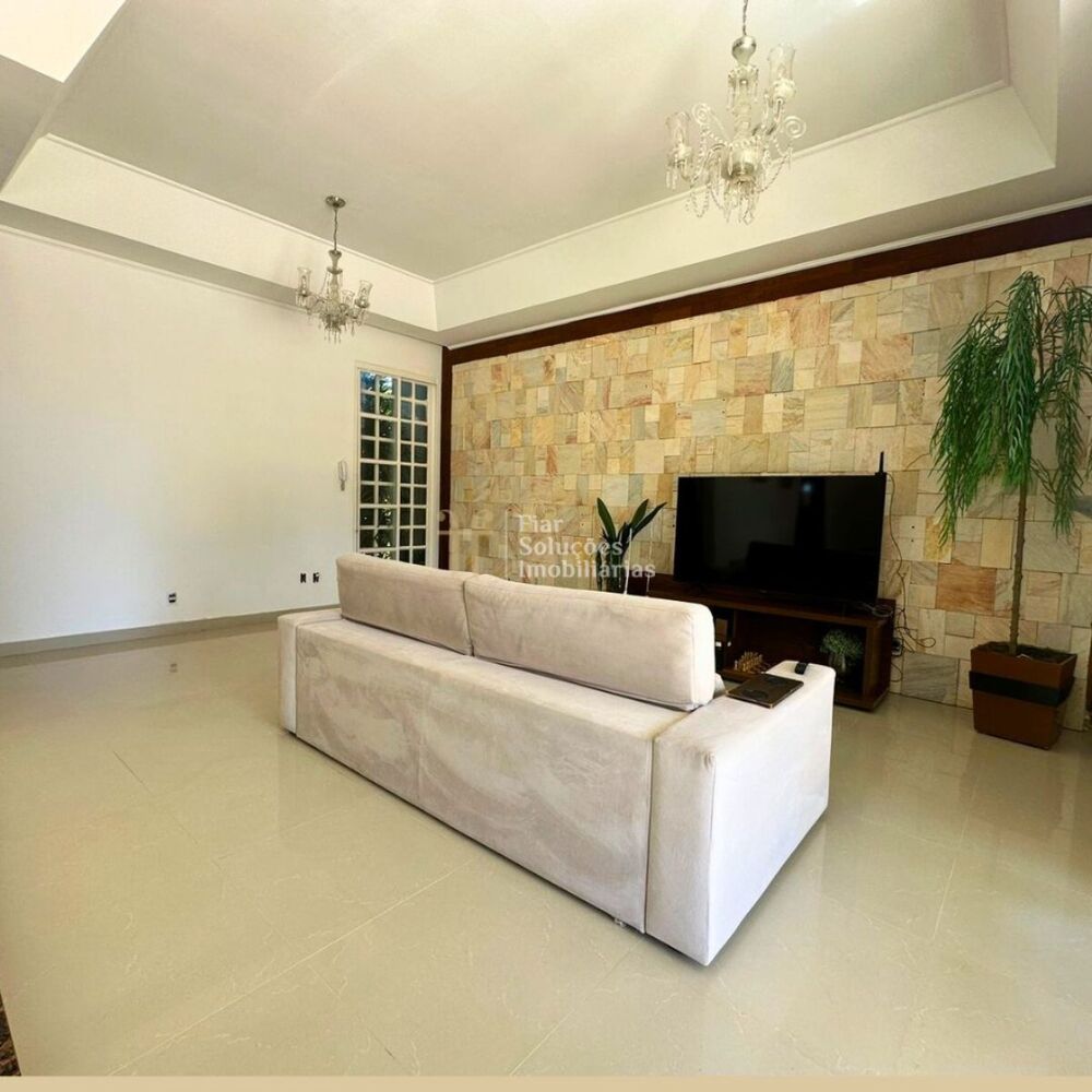 Casa à venda e aluguel com 5 quartos, 700m² - Foto 3