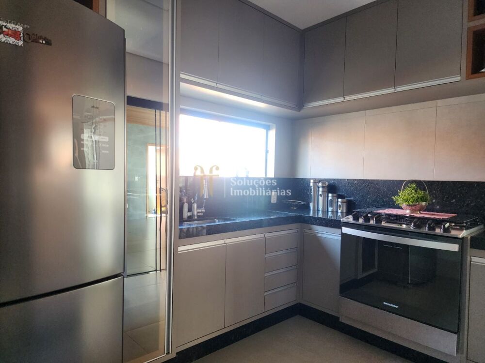 Sobrado à venda com 3 quartos, 218m² - Foto 3