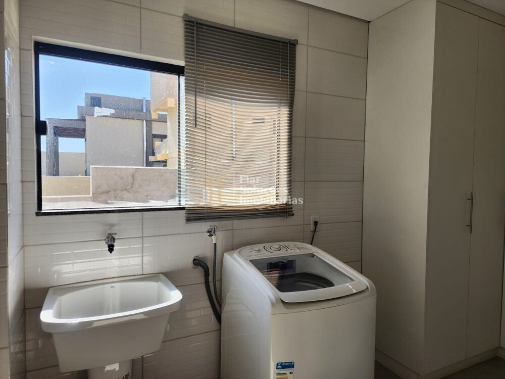 Sobrado à venda com 3 quartos, 218m² - Foto 4