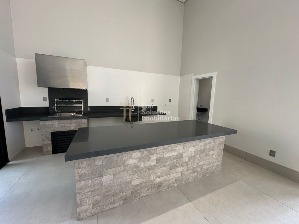 Casa à venda com 3 quartos, 259m² - Foto 3