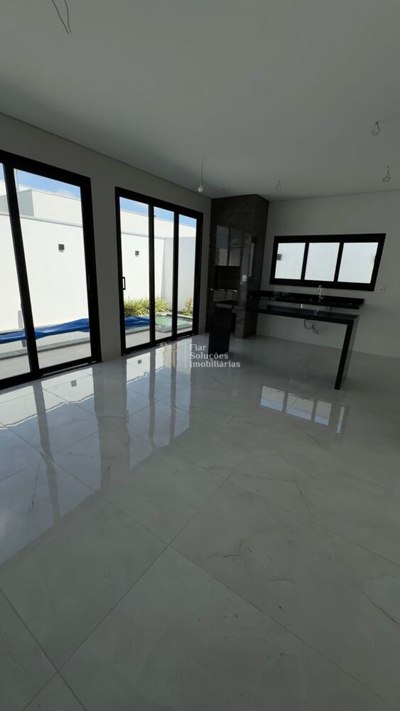 Casa de Condomínio à venda com 3 quartos, 140m² - Foto 2