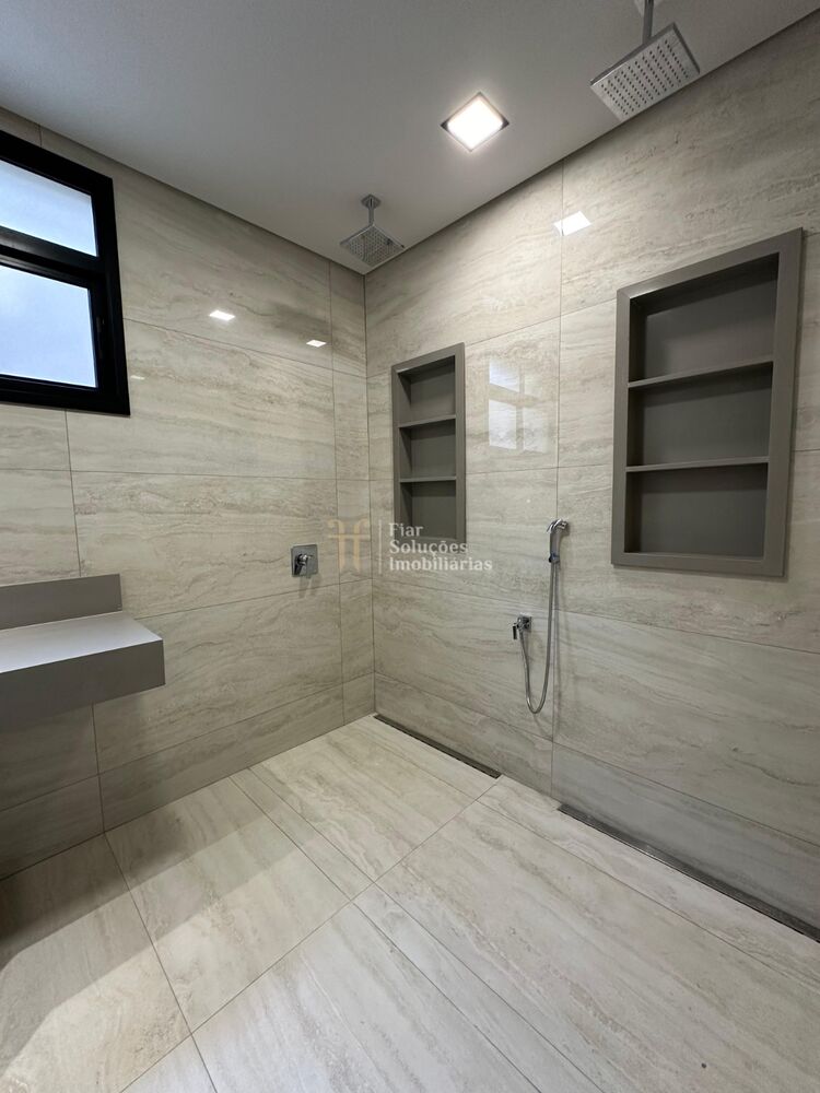 Sobrado à venda com 5 quartos, 347m² - Foto 2