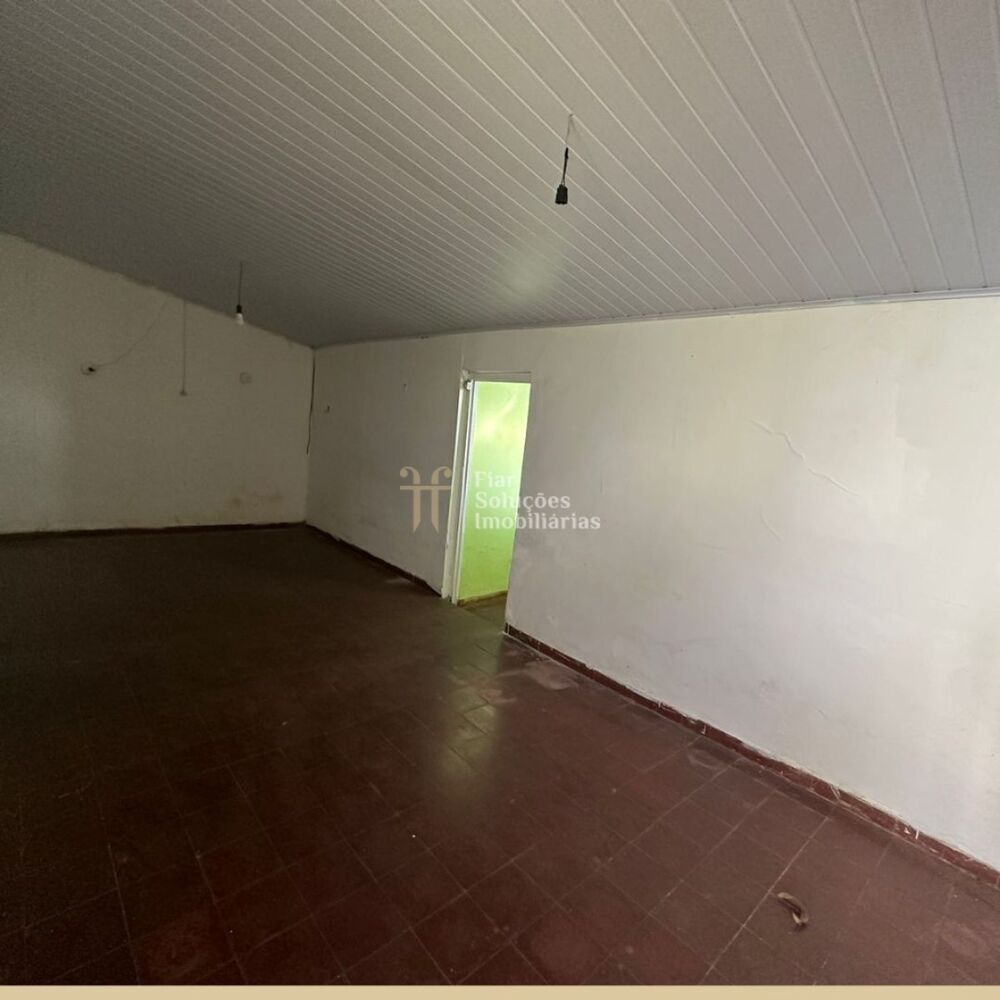 Casa à venda com 2 quartos, 158m² - Foto 1