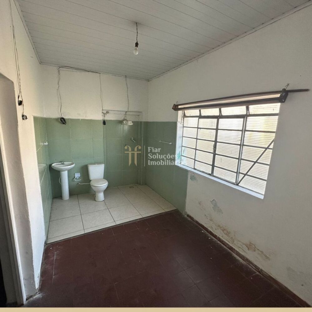 Casa à venda com 2 quartos, 158m² - Foto 2
