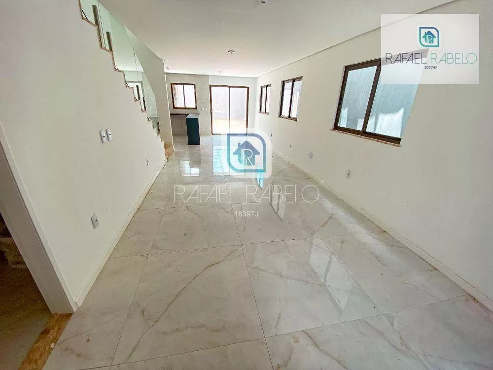 Casa à venda com 4 quartos, 150m² - Foto 2