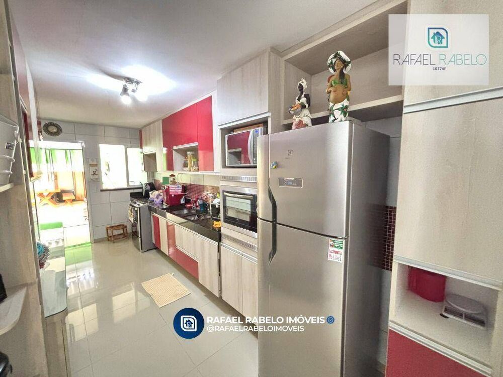 Casa à venda com 4 quartos, 290m² - Foto 2